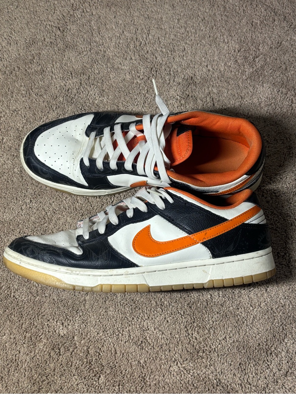 Nike Low-Top Sneakers in Black, White & Orange